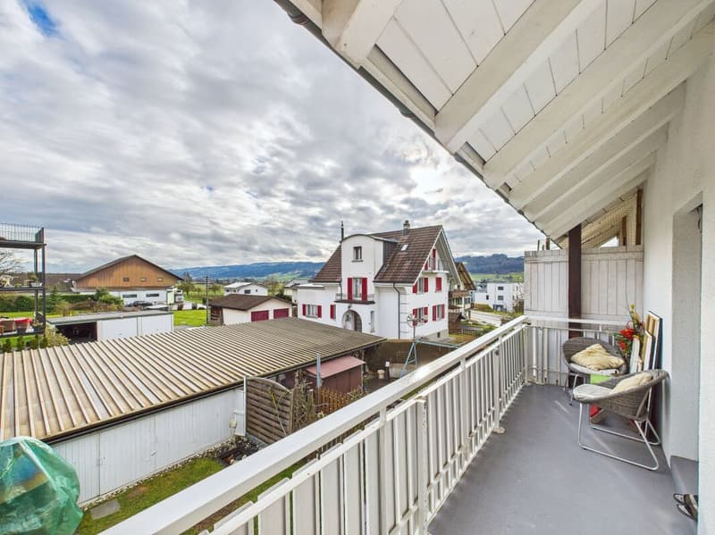 Grosszügiges 6.5 Zimmer Reihenmittelhaus mit Garten und Carport für zwei Autos (9)