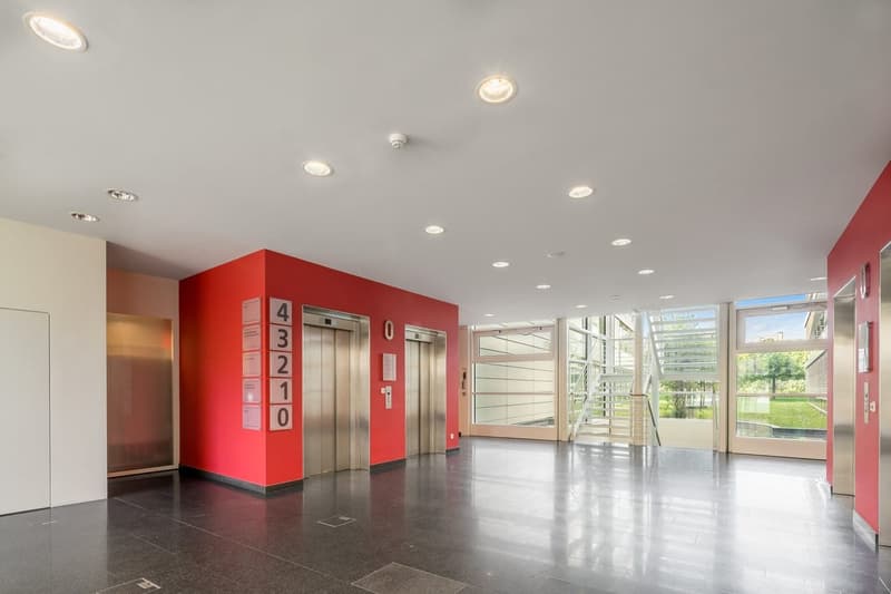 Moderne Bürofläche mit Terrasse in Kloten, auch in zwei Einheiten mietbar (7)