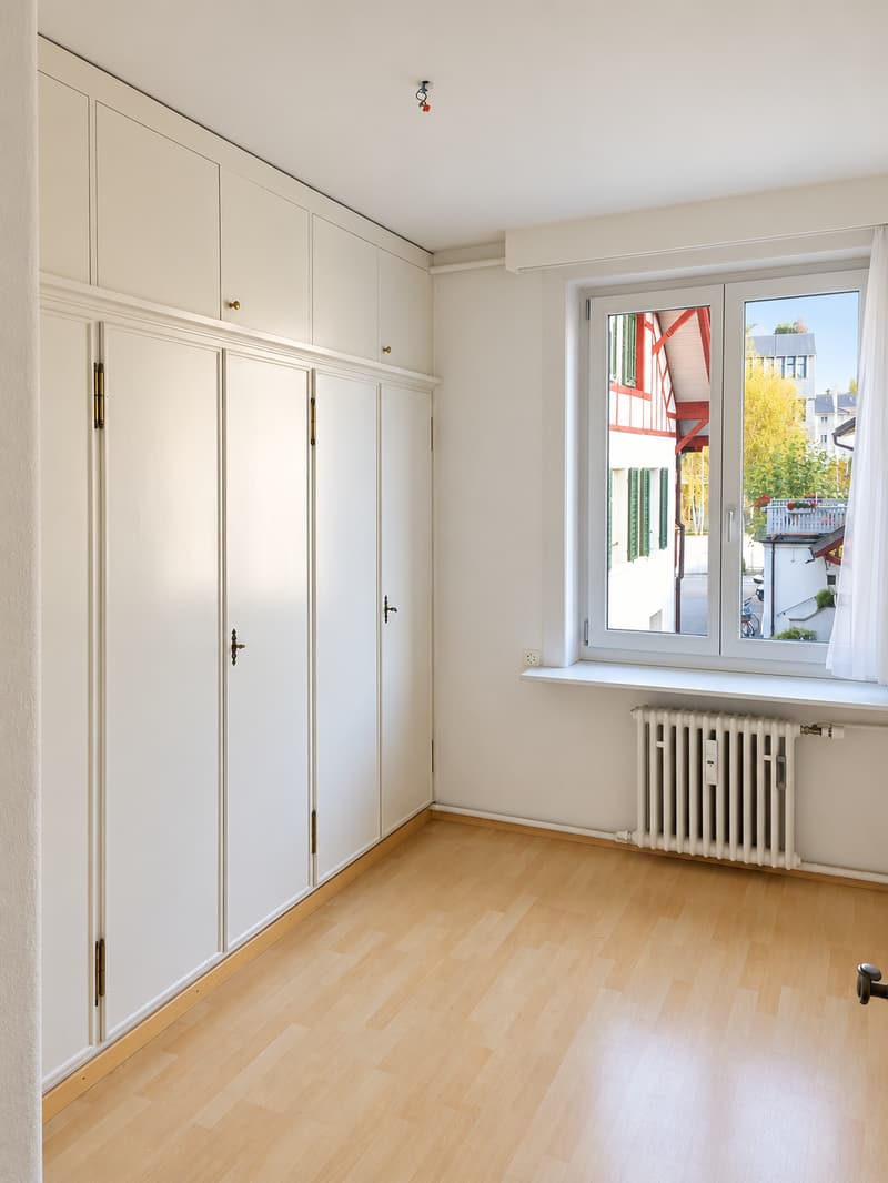 Grosszügige 5.5-Zimmer-Wohnung vis à vis vom Bahnhof! (8)