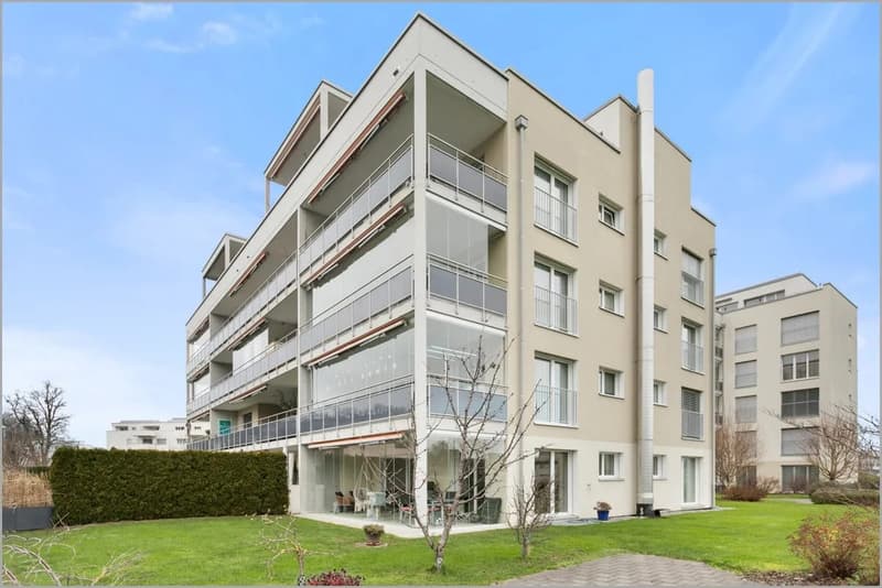 "Wohnen wie im eigenen Haus - grosszügige Gartenwohnung in Rheineck" (11)