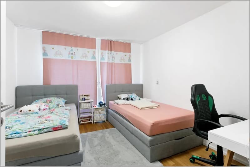 "Wohnen wie im eigenen Haus - grosszügige Gartenwohnung in Rheineck" (8)