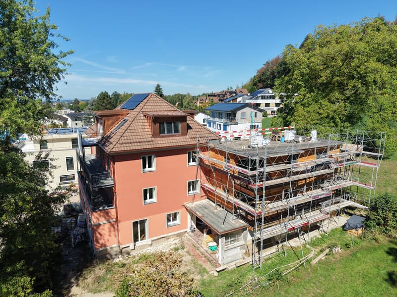 Grosszügige 4½-Zimmer-Gartenwohnung mit privatem Garten in Pfäffikon ZH (2)