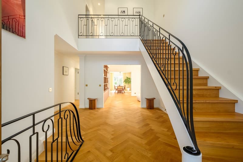 Villa 5 suites rénovée 2025 — piscine, wellness, 1 500 m² sud-ouest (3)