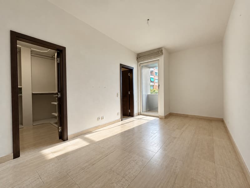 Ampio 4.5 locali con vista lago in residenza di pregio a Lugano (9)
