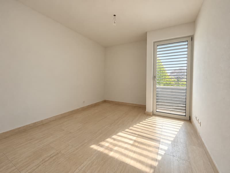 Ampio 4.5 locali con vista lago in residenza di pregio a Lugano (11)