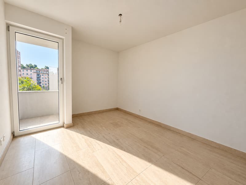 Ampio 4.5 locali con vista lago in residenza di pregio a Lugano (10)
