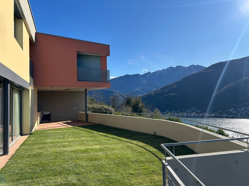 Casa unifamiliare con vista lago (2)