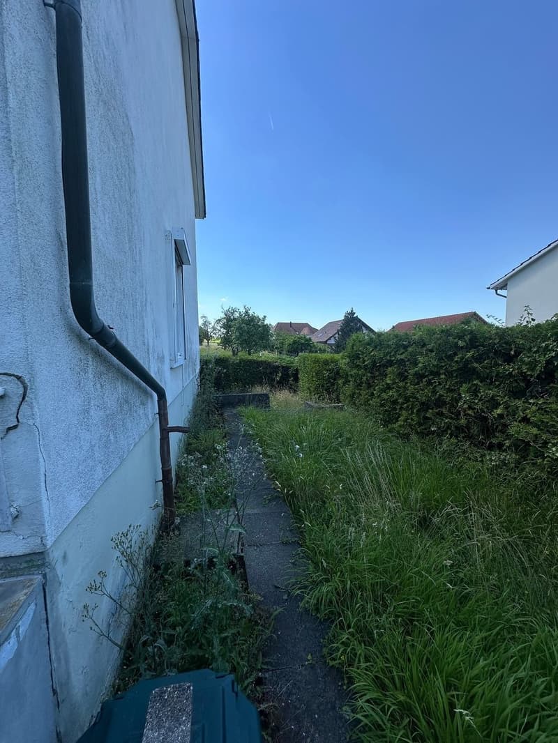 Doppeleinfamilienhaus in Hofstetten-Flüh  Renovationsobjekt an guter Lage (13)