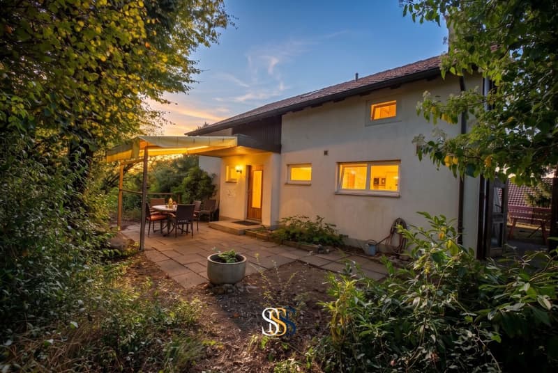 Charmantes Einfamilienhaus mit Weitblick und grossem Garten (3)