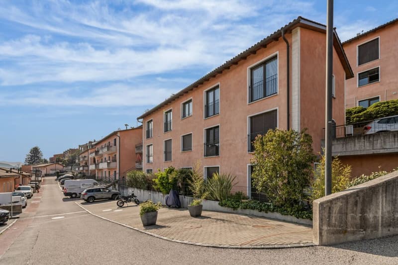 Elegant 3.5-room flat with lake views in Vernate (17)