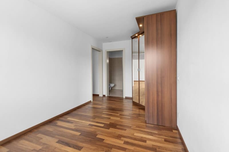Elegant 3.5-room flat with lake views in Vernate (12)