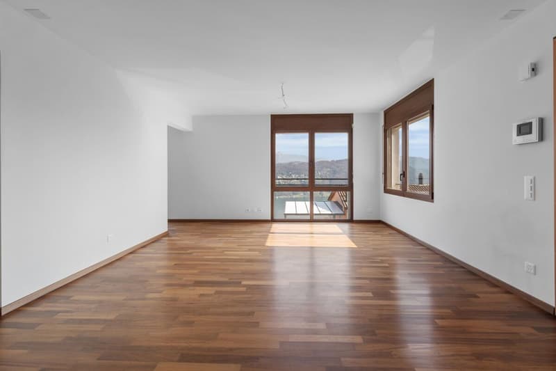 Elegant 3.5-room flat with lake views in Vernate (2)