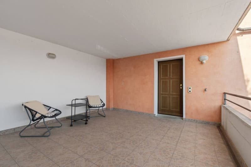 Elegant 3.5-room flat with lake views in Vernate (16)