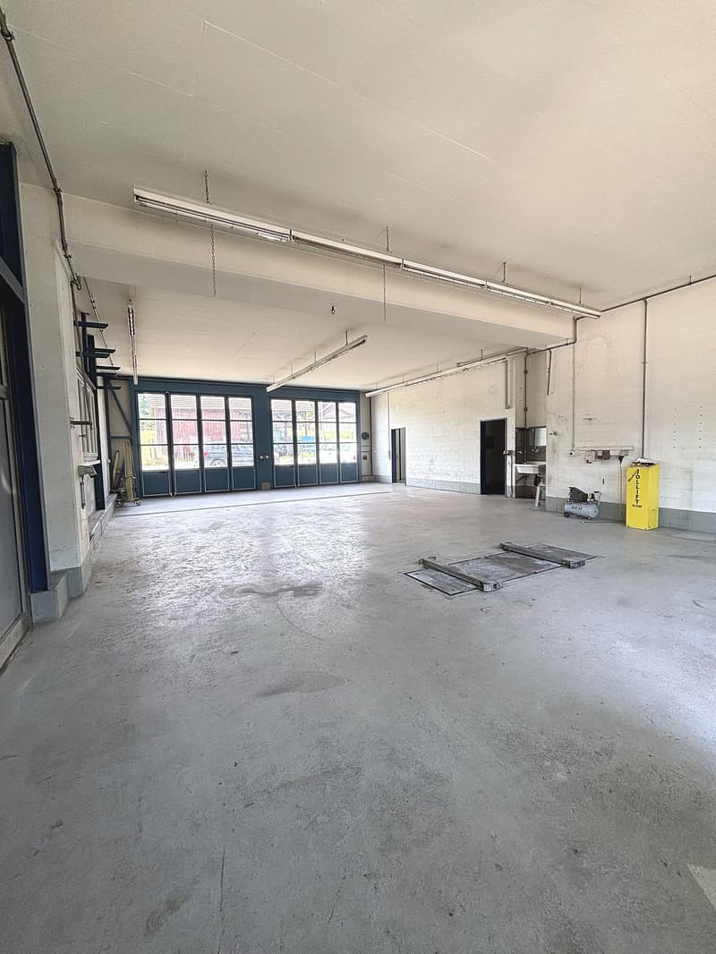 Werkstatt, Garage, Büro & Lager mit viel Aussenfläche - Sofort Nutzbar (7)