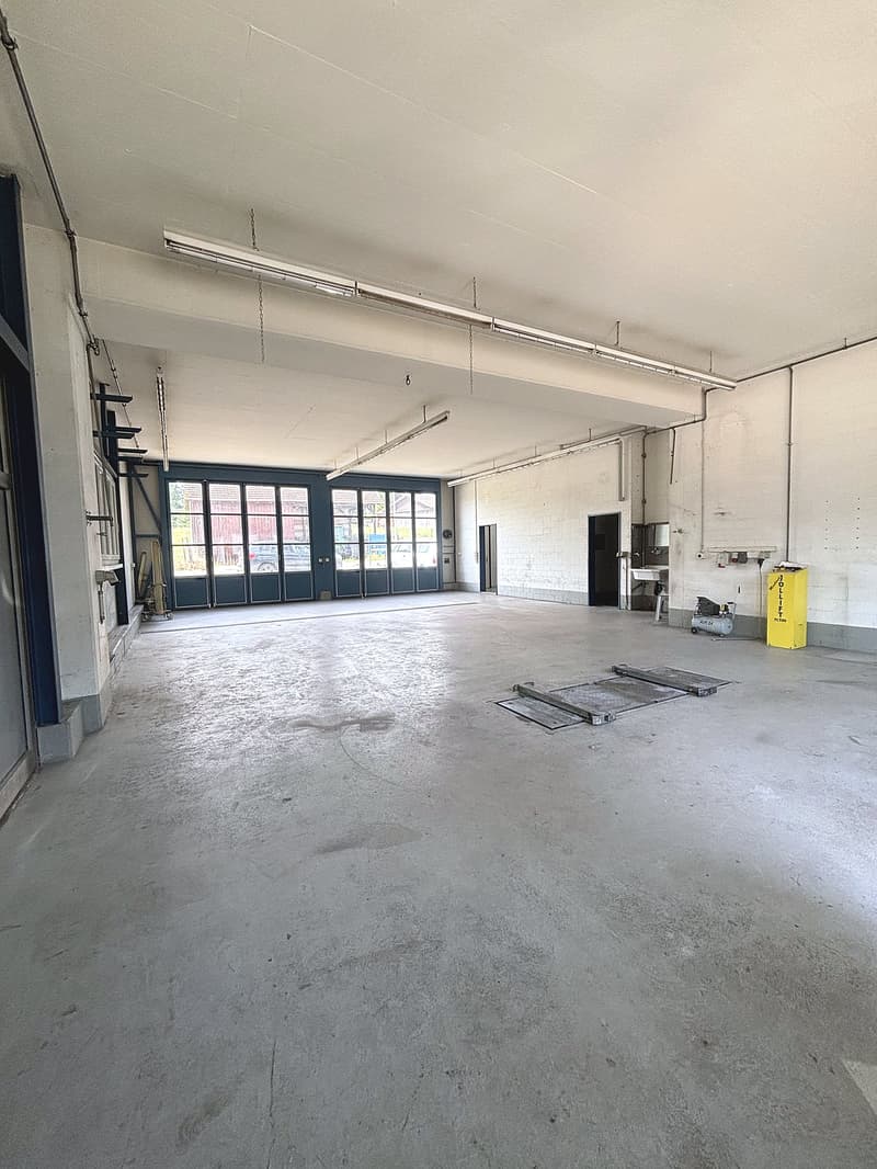 Werkstatt, Garage, Büro & Lager mit viel Aussenfläche - Sofort Nutzbar (8)