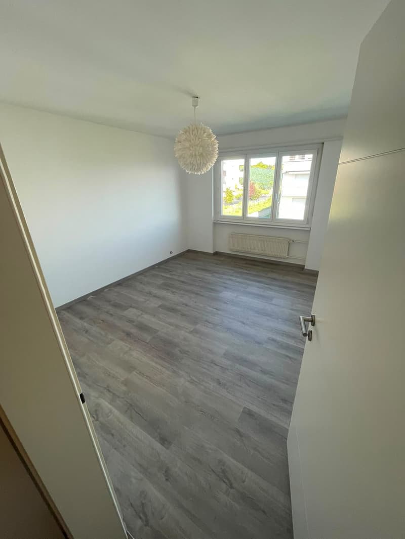 Charmant appartement de 3.5 pièces avec balcon et piscine à La Neuveville (9)
