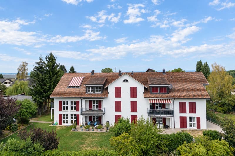 Stilvolle 4,5-Zimmer-Wohnung mit 2 Balkonen, Aufzug & 2 TG-Stp. in Lengwil (4)