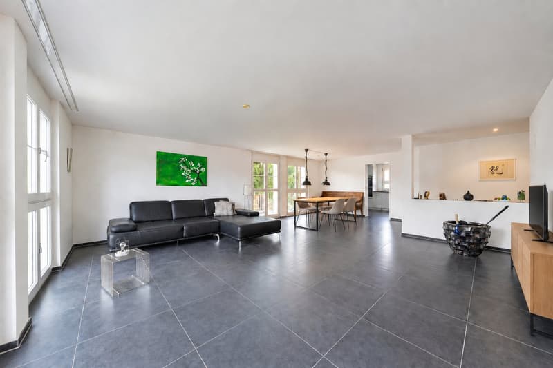 Stilvolle 4,5-Zimmer-Wohnung mit 2 Balkonen, Aufzug & 2 TG-Stp. in Lengwil (10)