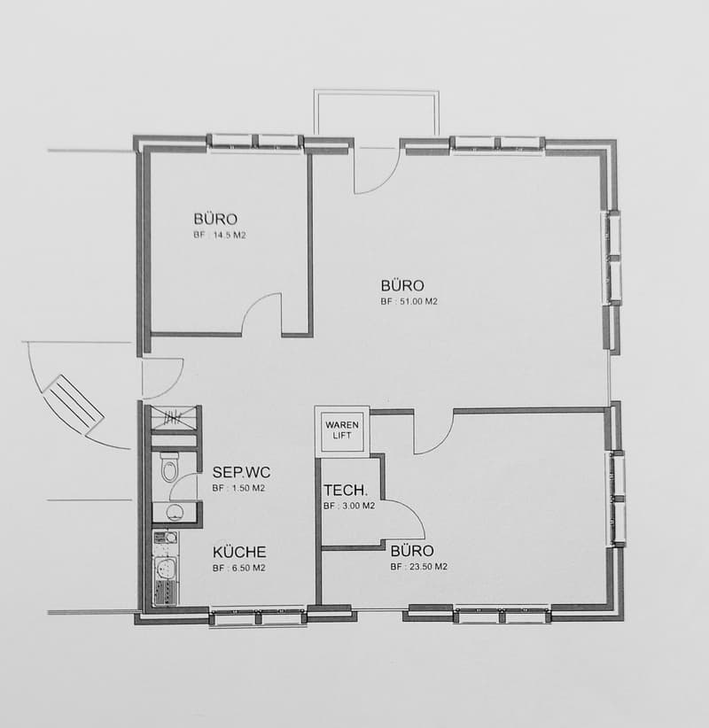 Spazi ufficio luminosi, 1 ufficio aperto, 2 uffici chiudibili, balcone, cucina e toilette (8)