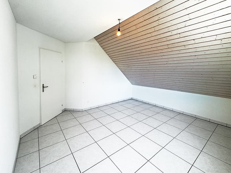 Well-maintained 5.5-room maisonette apartment in Nürensdorf (13)