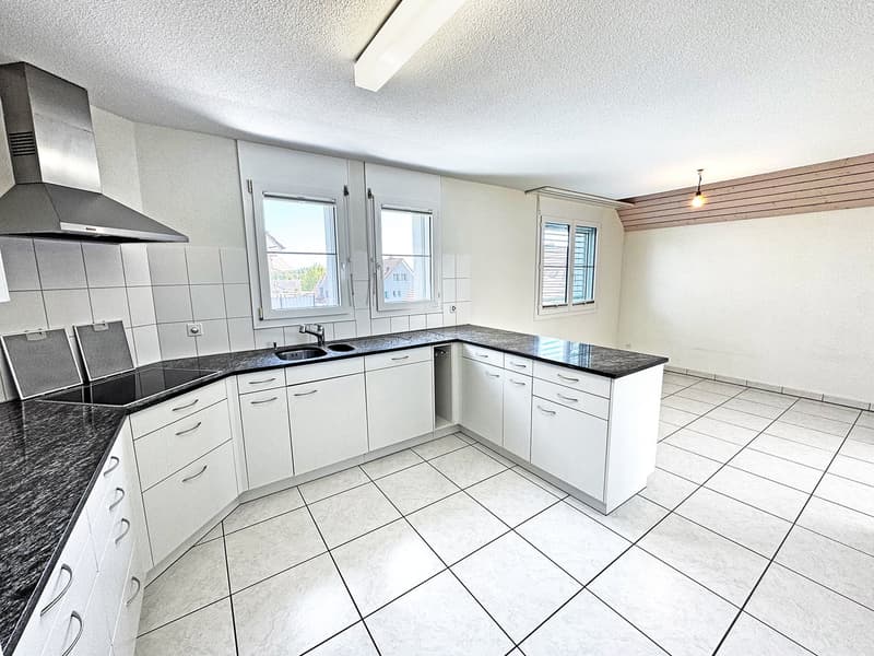 Well-maintained 5.5-room maisonette apartment in Nürensdorf (5)