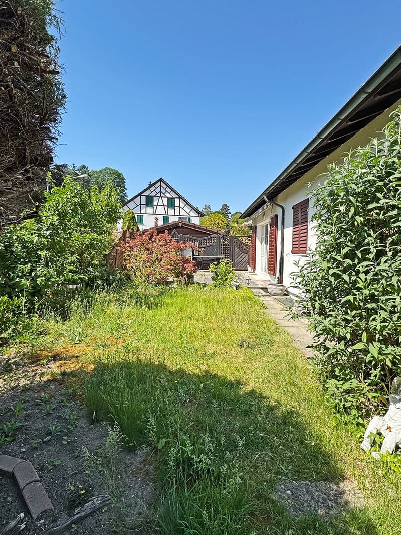 Charmantes Einfamilienhaus in ruhiger Lage in Neerach (3)