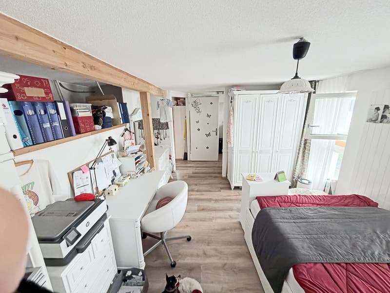 Charmantes 8-Zimmer-Einfamilienhaus mit Garten und Garage in Oberglatt (7)