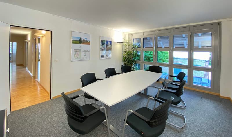 Exklusives Büro in modern renoviertem Bauernhaus mitten im Dorf (4)