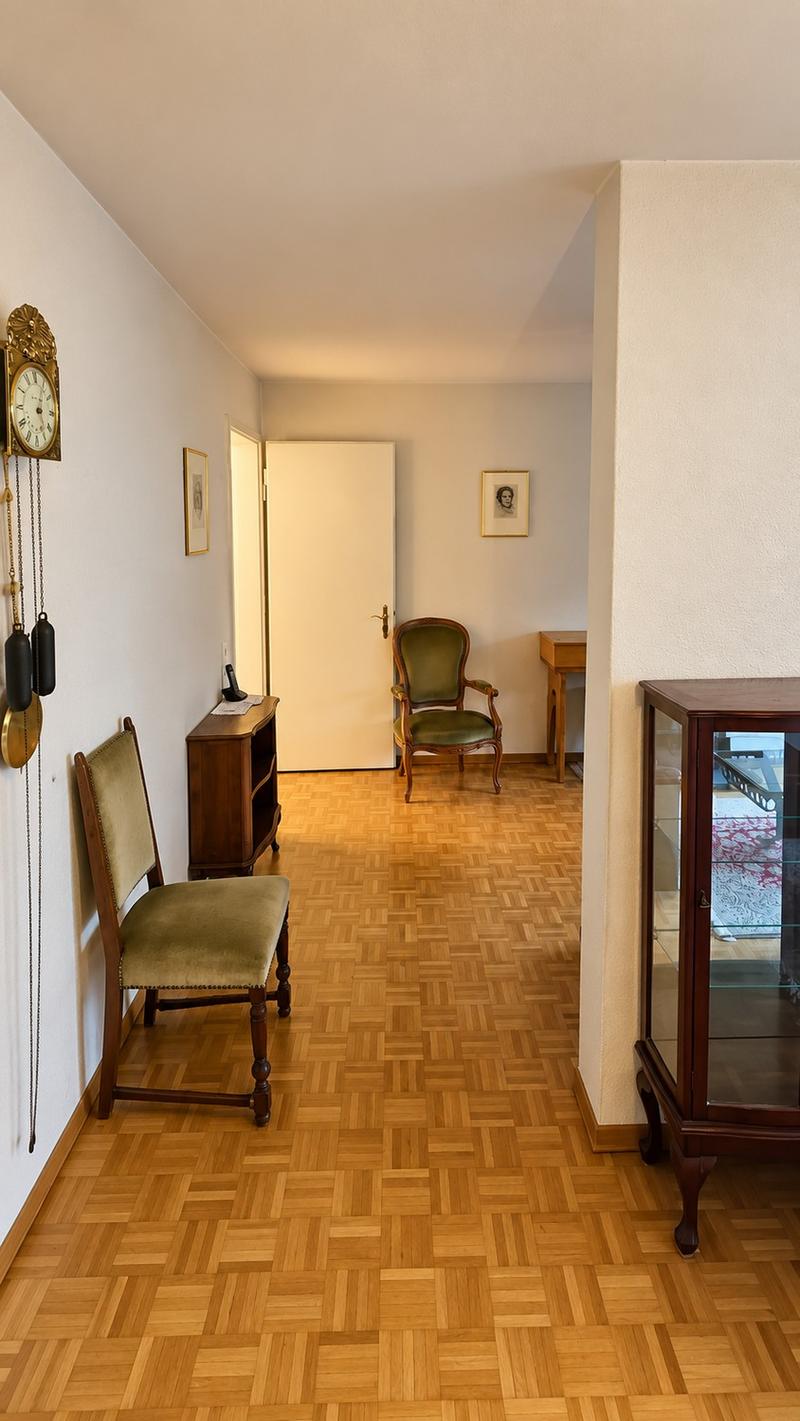 Grosszügige 6-Zimmer-Wohnung mit besonderem Grundriss - befristet bis 30.09.2026 (7)