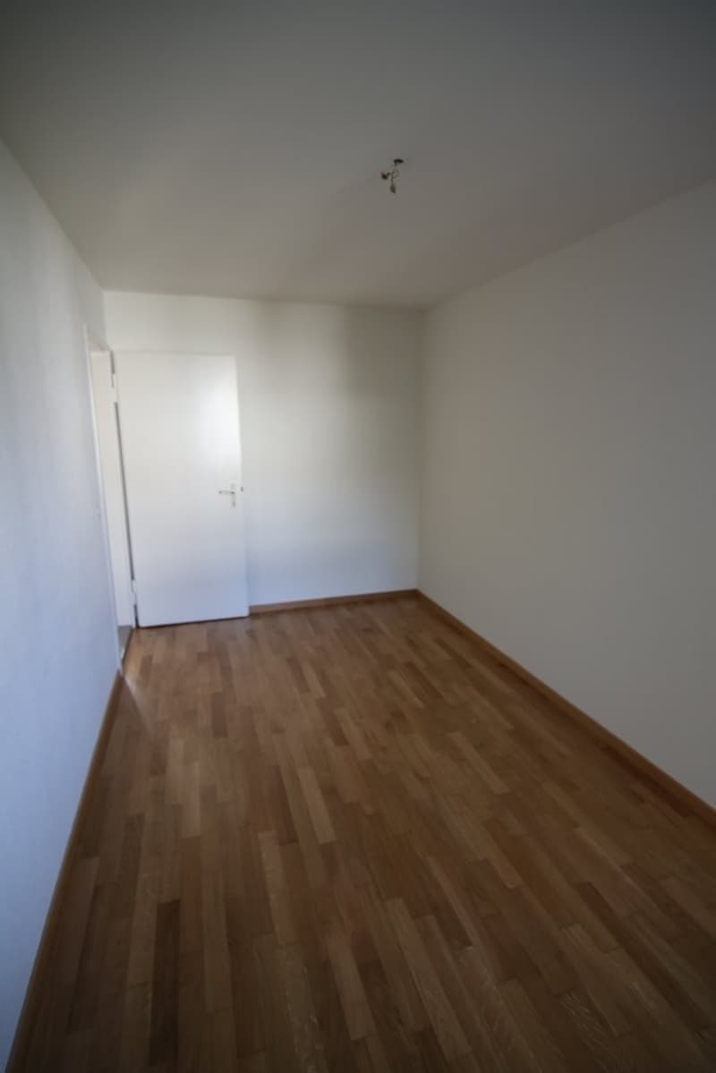 2508_01_1022_Schlafzimmer_beim_Eingang_04.JPG