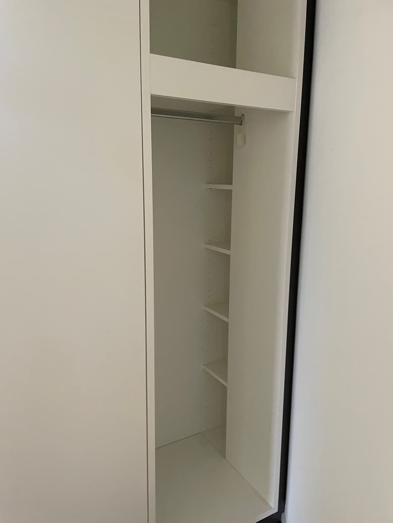 Auch im Garderoben-Element gibt es Winkel für allerlei