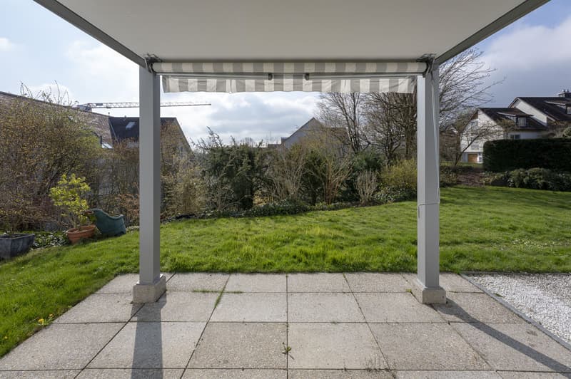 Gedeckter Gartensitzplatz