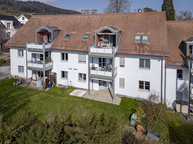 Charming garden apartment in a quiet and yet central location (1)