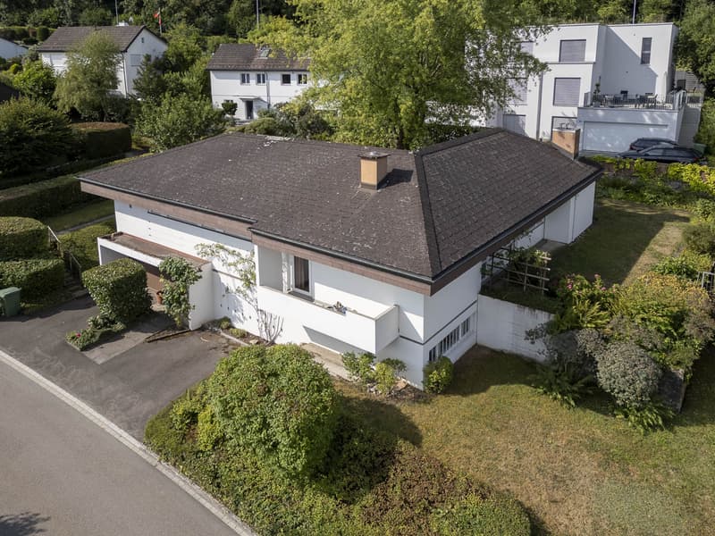 Aussenaufnahme von Strasse