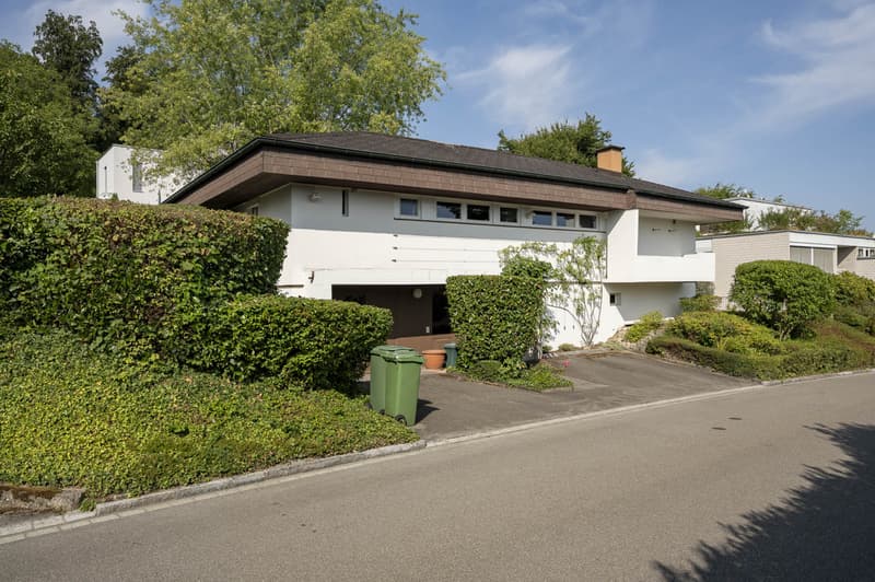 Aussenaufnahme von Strasse