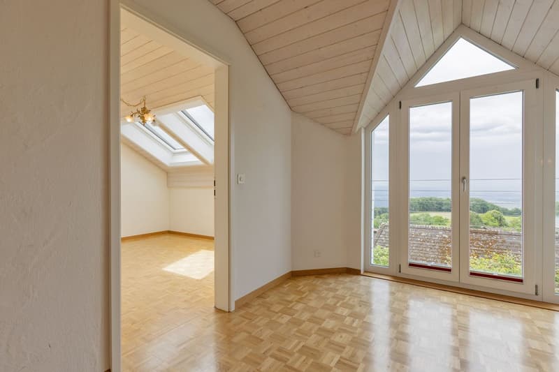Freistehendes 5.5-Zimmer Einfamilienhaus mit Weitsicht bis zu den Alpen (9)