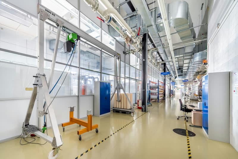 Your production site with high hall, large gates, high floor load (2)