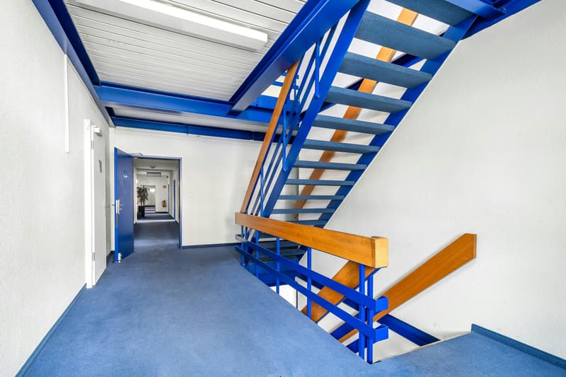 Your production site with high hall, large gates, high floor load (5)