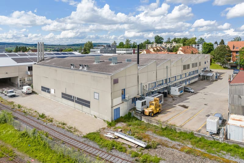 Your production site with high hall, large gates, high floor load (9)