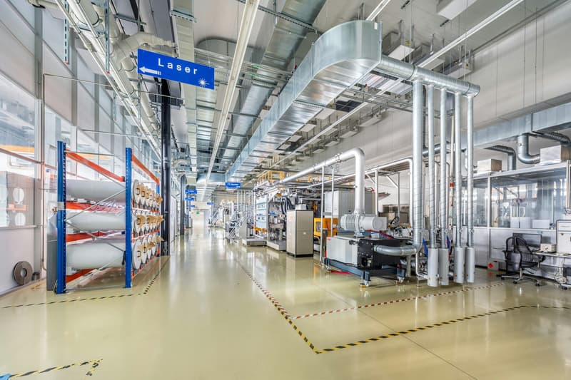 Your production site with high hall, large gates, high floor load (3)