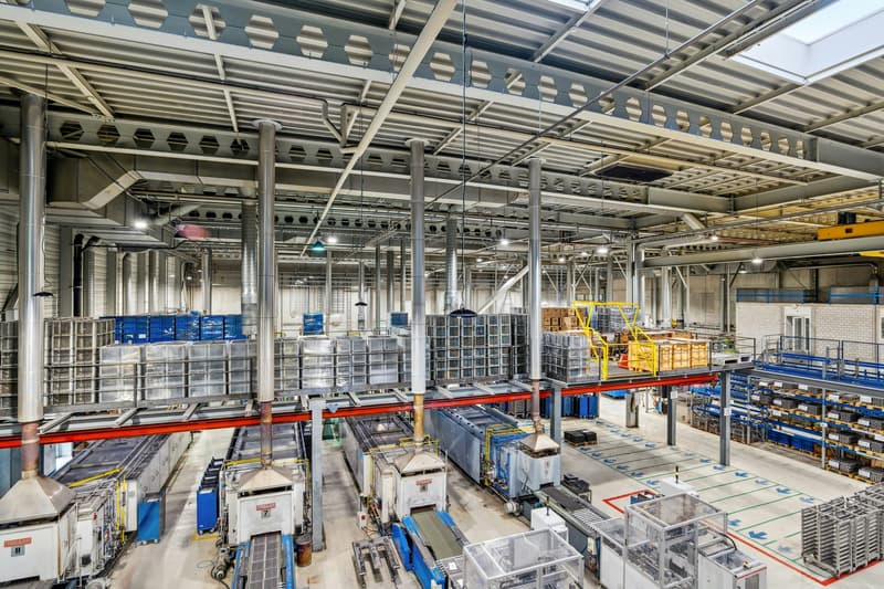 10 m hohe Hallen