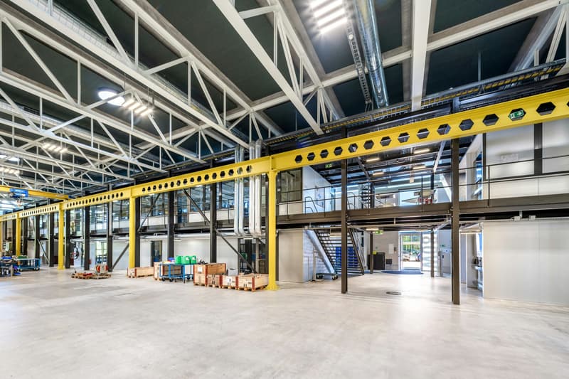 Hall moderne, grande de 5 000 m² avec bureaux et ateliers intégrés à l'intersection A1/A2 - divisible (5)