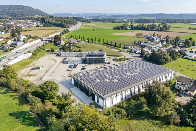 Hall moderne, grande de 5 000 m² avec bureaux et ateliers intégrés à l'intersection A1/A2 - divisible (3)