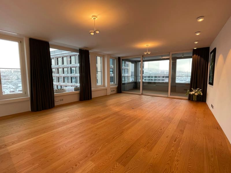 Wohnzimmer und Loggia