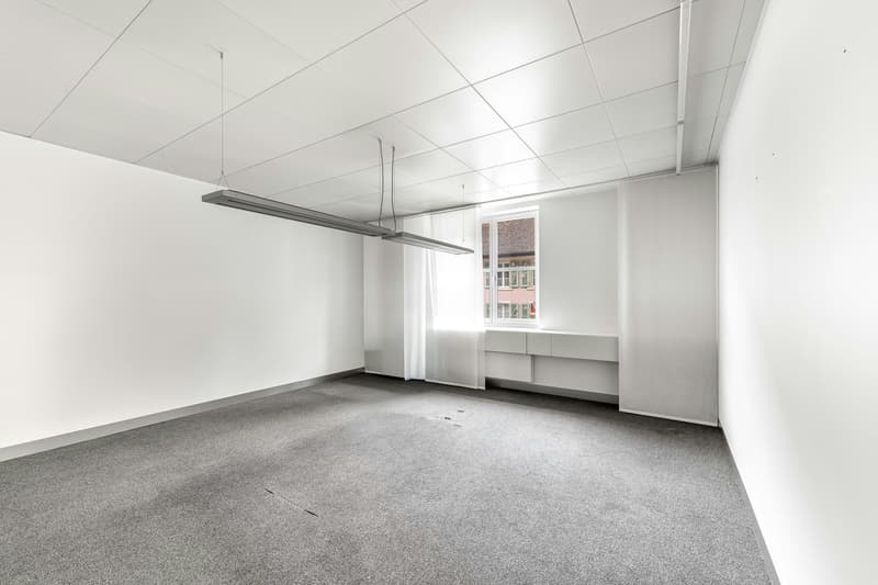 Neue Büro-/Praxisfläche mit ca. 100 m² im 1. OG - mitten im Stedtli von Laufen (4)