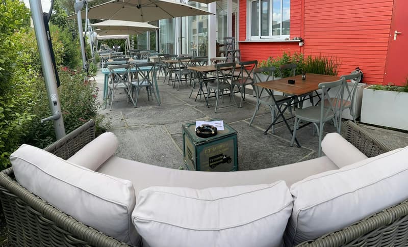Popular restaurant with charm (9)