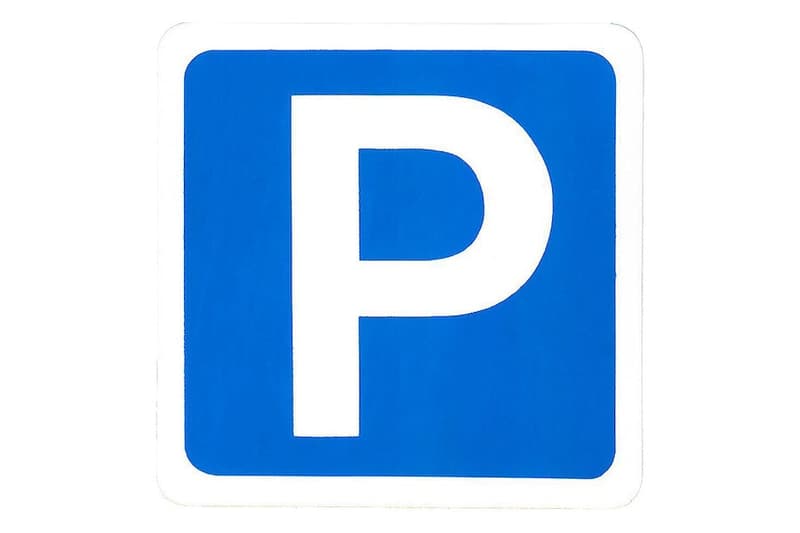 Parkplatz in Innenhof (1)
