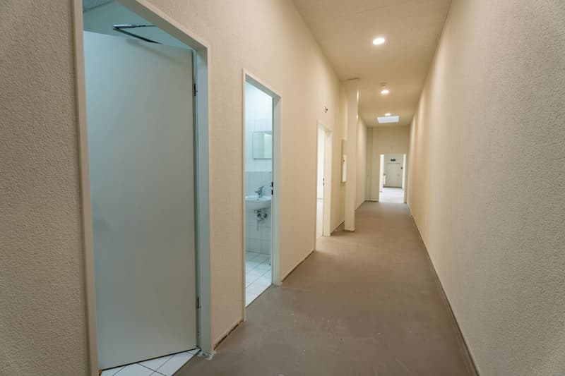 TOP BÜRO- UND GEWERBEFLÄCHE MIT ATRIUM UND AUSSICHT IN PRATTELN (8)