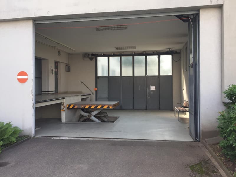 Spazio commerciale a Schwerzenbach (3)