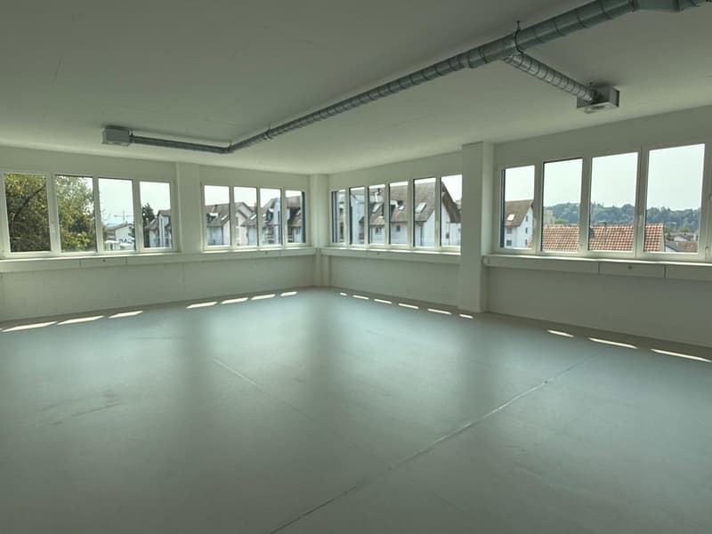Modern, flexible office space in the heart of the action (6)